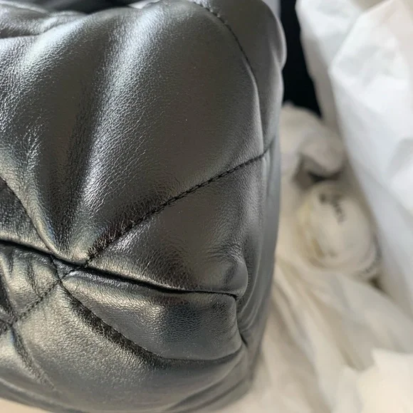 Chanel 19 shopping bag. (2022) She’s a BEAUTY! - Picture 9 of 11